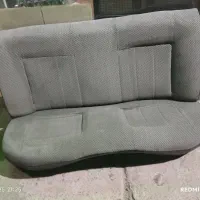 یک جفت چراغ عقب پرشیا و یک صندلی روا،