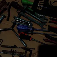 فروش مقداری وسایل ابزارالات