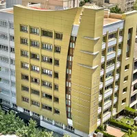 ۸۱متر دفترکار *۴پارکینگ* ساختمان فرخ