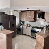 کابینت وسینک به همراه شیرآلات و هود ک کاملا نو هست