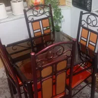 میز غذا خوری ۴نفره.