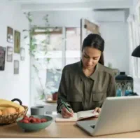 دنبال شغل پر درآمد باش