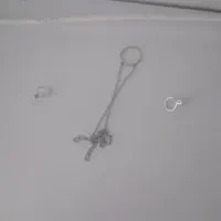 گشواره و گردنبند