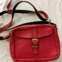 کیف چرم قرمز رنگ