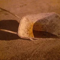 فرغون وچرخ بنایی داشکا قدیمی بدون پوسیدگی و محکم|مصالح و تجهیزات ساختمان|تبریز, |دیوار