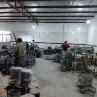 کارگر ساده و رنگ کار استاتیک.جوشکار co2
