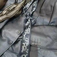 کت وشلوار نو|لباس|قرچک, میرزائی جنوبی|دیوار