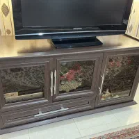 میز تلویزیون همراه با ویترین