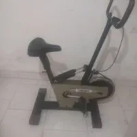 دوچرخه ثابت ورزشی