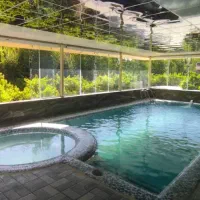 ویلا باغ شیک استخرابگرم|اجارهٔ کوتاهمدت ویلا و باغ|شیراز, شهرک گلستان|دیوار