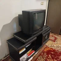 میز و تلویزیون