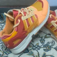 کتونی۱۰۰۰۰پرتغالی سایز 40 در حد نو کم کارکرد