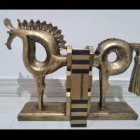 نگهدارنده کتاب و دکوری تزئینی