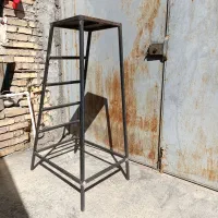 چهارپایه آهنی نو