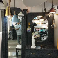 یک عدد اینه و کنسول به علت تغییر شغل به فروش میرسد