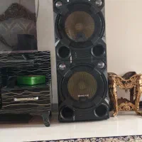 باند ایستاده سونیاsuniya