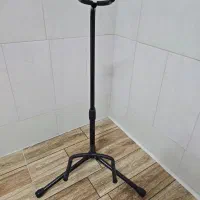 وسایل گیتار شامل سه پایه نت، پایه گیتار، زیرپایی|گیتار، بیس، امپلیفایر|ملایر, |دیوار