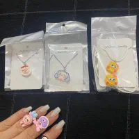 گردنبند بچگانه|اسباب‌بازی بچه|قم, باغ کرباسی|دیوار