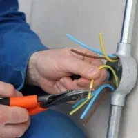 برقکار ساختمان وصنعتی برقکش برق کار برق کش|خدمات پیشه و مهارت|بروجرد, |دیوار