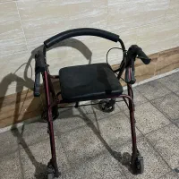 واکر چهار چرخ تاشو