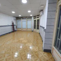 مغازه تجاری ۴۰ متری تمیز با امکانات نزدیک خیابان