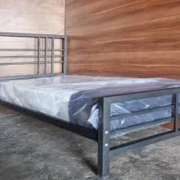 تخت شادی فلزی