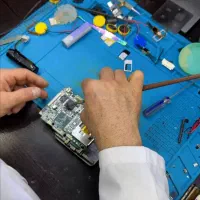 تعمیرکار برد الکترونیکی