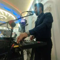 دیجی اقا/خواننده گروه