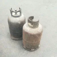 ۲ عدد کپسول گاز پرسی به همراه یک عدد رگلاتور