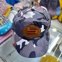 کلاه|لباس|قم, مسجد امام حسن|دیوار