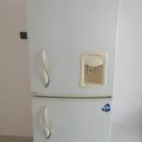 یخچال فریزر سیلوان و دوعدد کارتن یخچال نو