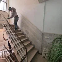نگهبان و کارگر