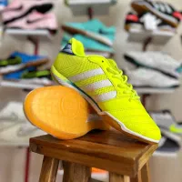 کتونی،کفش فوتسال سالنی