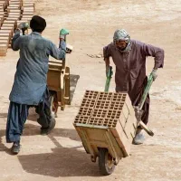 کارگر ساختمانی و ..