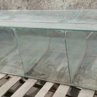 ویترین شیشه ای