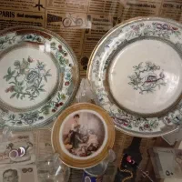 بشقاب دکوری دور طلا پسران تاس باز ۵۰ساله و سالم