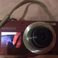 دوربین عکاسی صورتی