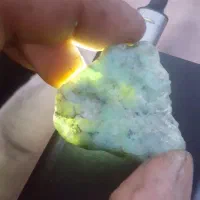 سنگ زمرد خوش رنگ