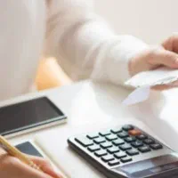 حسابدار و کمک حسابدار آقا و خانم