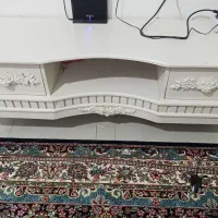 میز تلویزیون تمیز و سالم