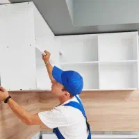 شاگرد برای کار کابینت