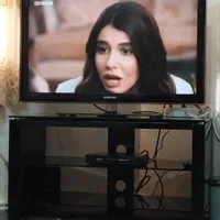 میز تلویزیون شیشه ای نو