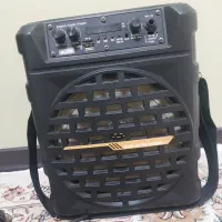 اسپیکر با میکروفن