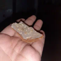 عقیق عسلی یا عقیق خراسان