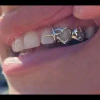 گریلز دندون و گوشواره فیک