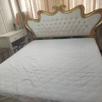 تخت و سرتختی و دراور و آینه