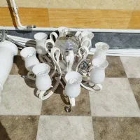 لوستر ۸ شاخه تمیز و نو|لوستر و چراغ آویز|زاهدان, |دیوار