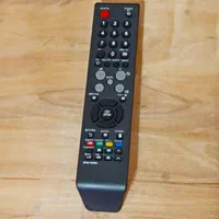 انواع کنترل تلویزیون رنگی قدیمی و گیرنده دیجیتال|عمدهفروشی|اراک, |دیوار