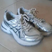 کتانی زنانه|کیف، کفش، کمربند|هشتگرد, شهرک گلها|دیوار