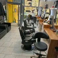 ارایشگر اقا اجاره صندلی و درصدی